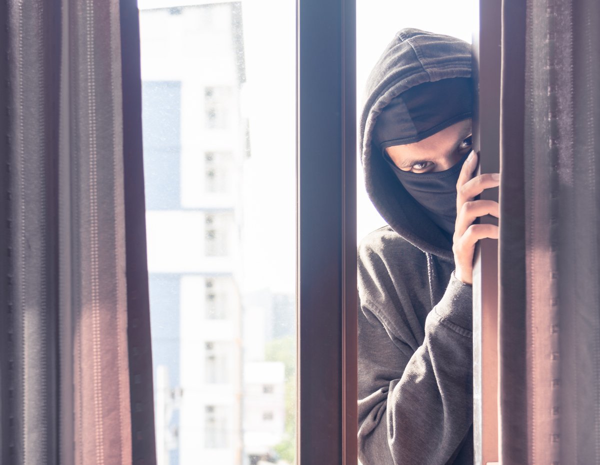 Zamčeno pro zloděje, otevřeno pro klid: Proč se vyplatí zabezpečit bytový dům