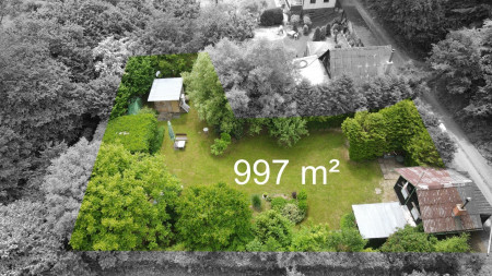 Prodej jednoduché chatky se zahradou, 997 m², Nový Malín