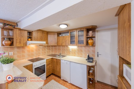 Prodej, rodinný dům, pozemek 1 861 m2,  Bernartice