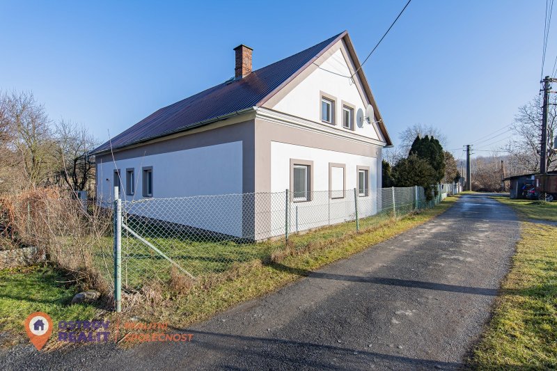 Prodej, rodinný dům, pozemek 1 861 m2,  Bernartice