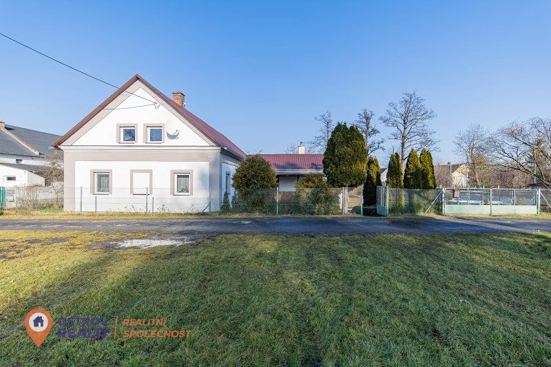 Prodej, rodinný dům, pozemek 1 861 m2,  Bernartice