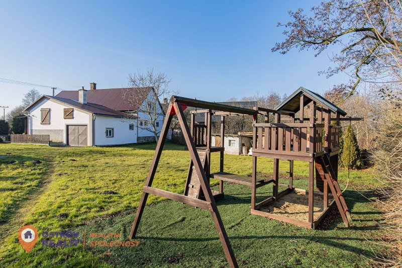 Prodej, rodinný dům, pozemek 1 861 m2,  Bernartice