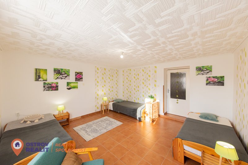 Prodej, rodinný dům, pozemek 1 861 m2,  Bernartice