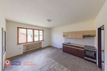 Prodej, rodinný dům se 2 byty 2+1, 180 m², pozemek 798 m², Vikýřovice