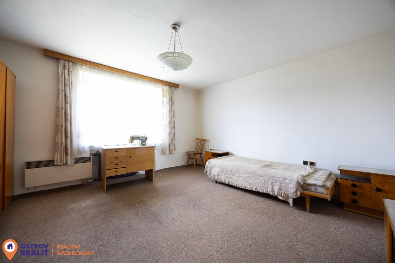 Prodej, rodinný dům, 1120 m2, Rovensko