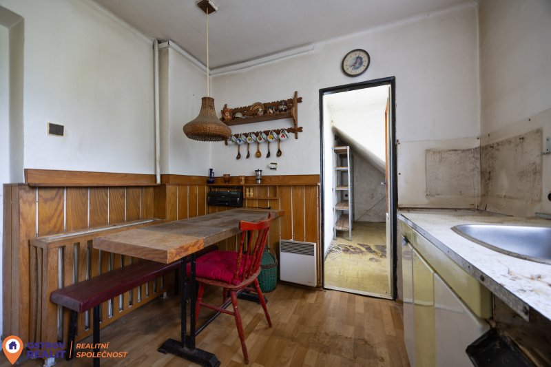 Prodej, rodinný dům, 1120 m2, Rovensko