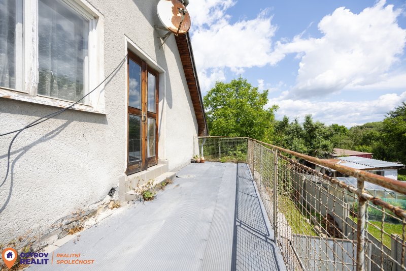 Prodej, rodinný dům, 1120 m2, Rovensko