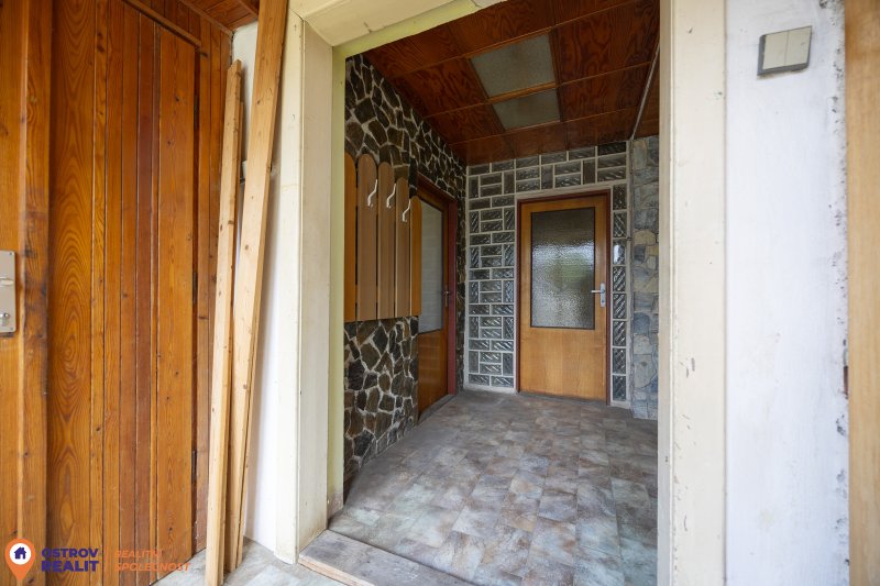 Prodej, rodinný dům, 1120 m2, Rovensko