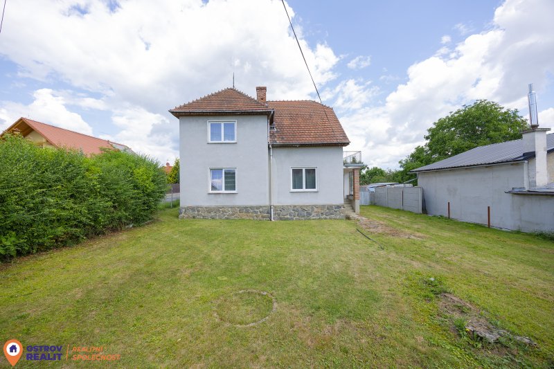 Prodej, rodinný dům, 1120 m2, Rovensko