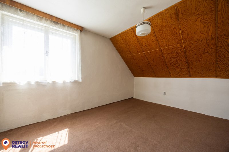 Prodej, rodinný dům, 1120 m2, Rovensko