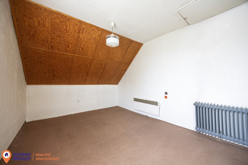 Prodej, rodinný dům, 1120 m2, Rovensko