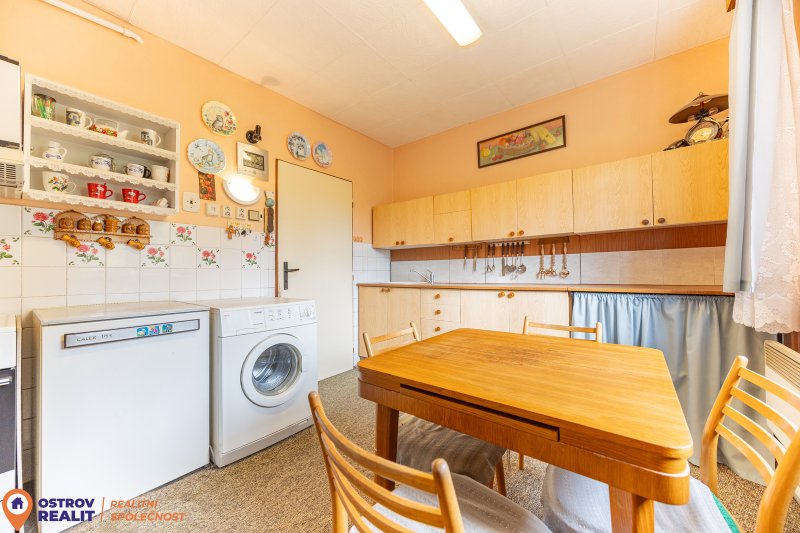 Prodej, rodinný dům, 4+1 s garáží, 590 m2, Tvrdkov