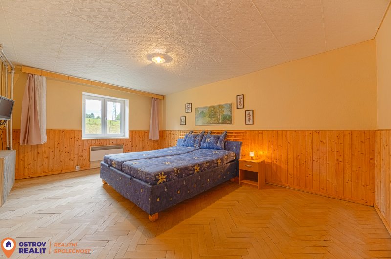 Prodej, rodinný dům, 4+1 s garáží, 590 m2, Tvrdkov
