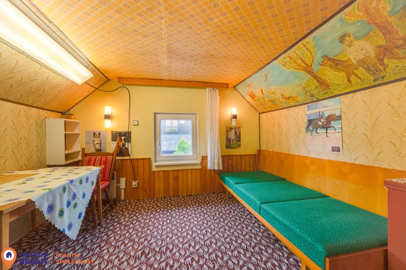 Prodej, rodinný dům, 4+1 s garáží, 590 m2, Tvrdkov