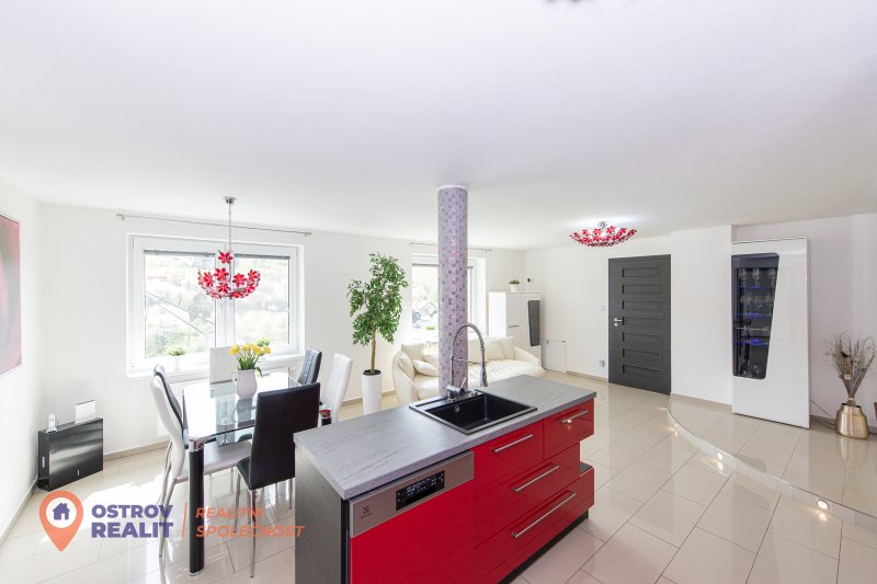 Prodej, dvougenerační dům, 286 m2, obec Všemina, Zlínský kraj