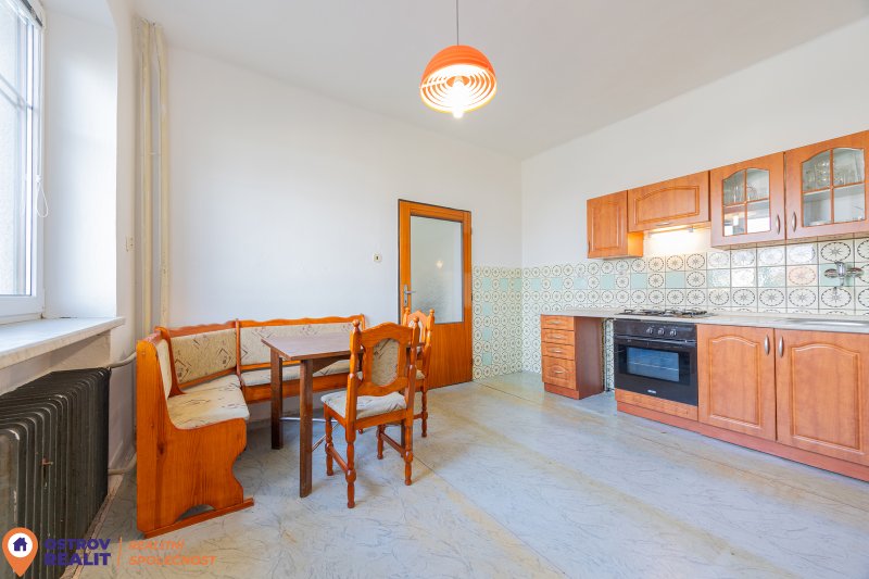 Prodej, rodinného domu 4+1 se zahradou 580 m2, Uničov