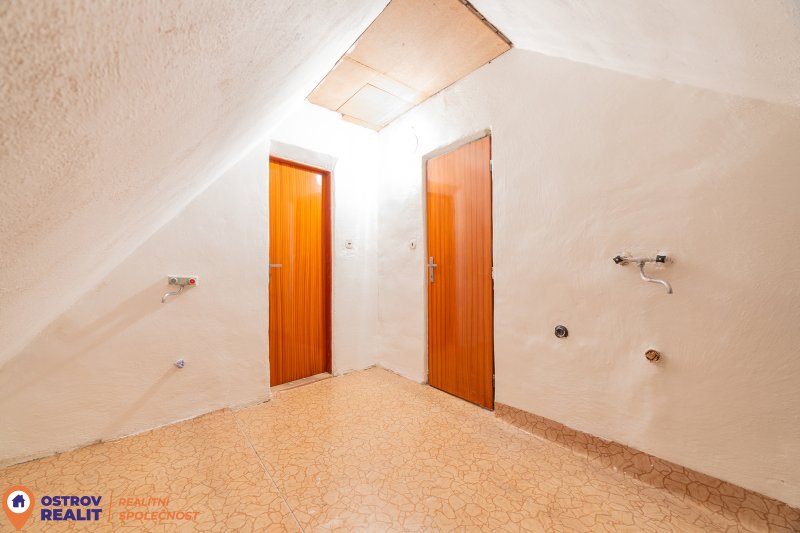 Prodej, rodinného domu 4+1 se zahradou 580 m2, Uničov