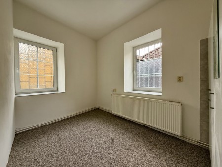 Komerční prostory k pronájmu – 70 m², vhodné pro kancelář, masáže, kadeřnictví aj.