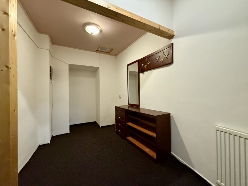 Komerční prostory k pronájmu – 70 m², vhodné pro kancelář, masáže, kadeřnictví aj.